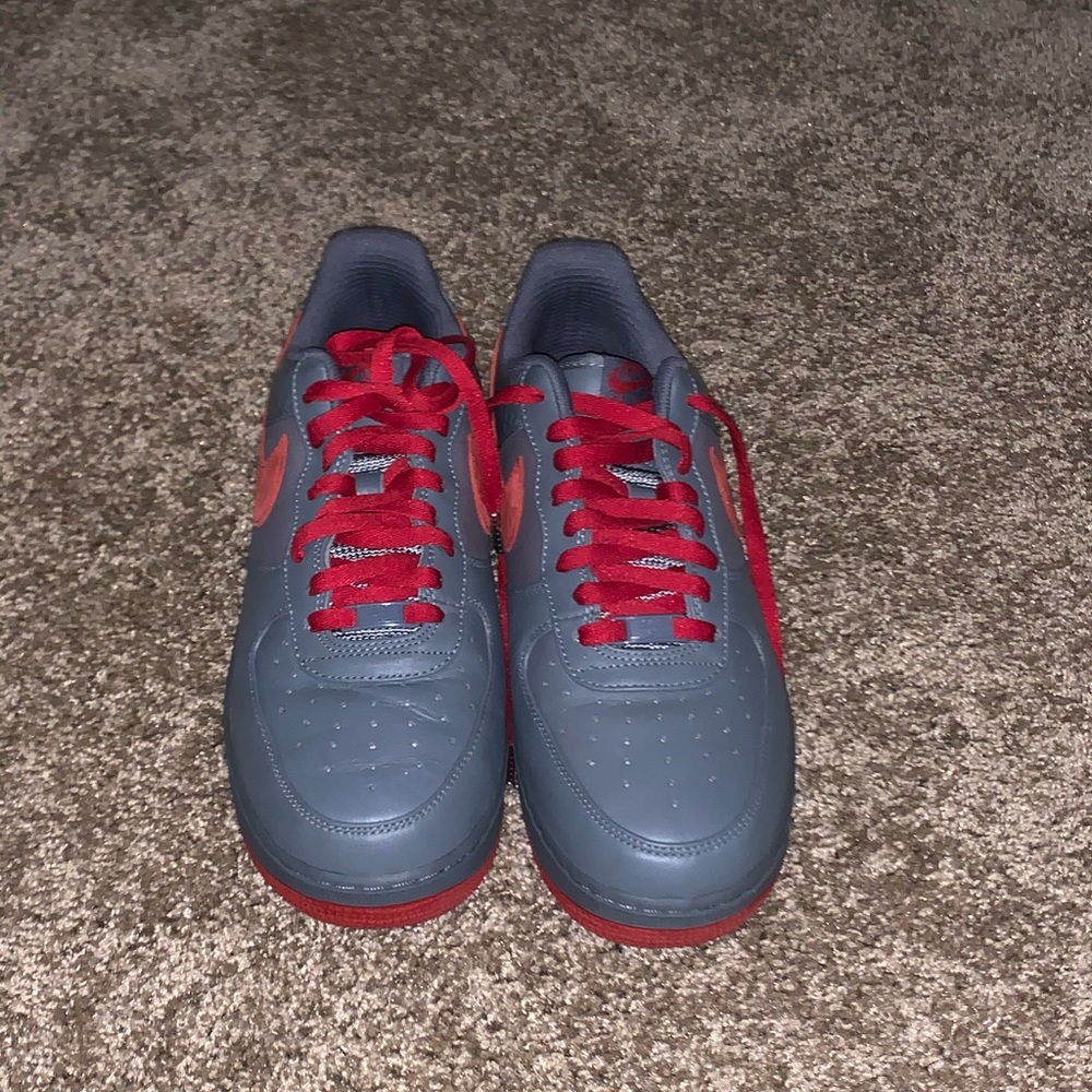 Air Force 1s men 10.5
